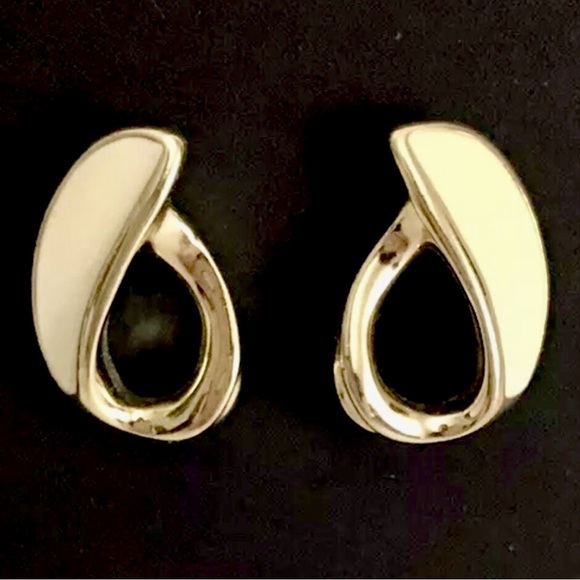 Vintage Trifari earrings - Picture 4 of 4